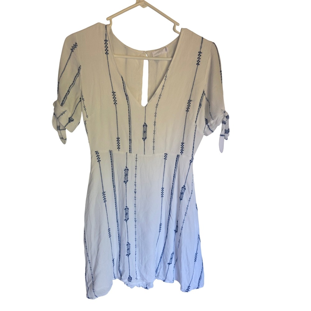 Lush Womens White Blue Embroidered V-Neck Tie Sleeve Mini Dress Medium
